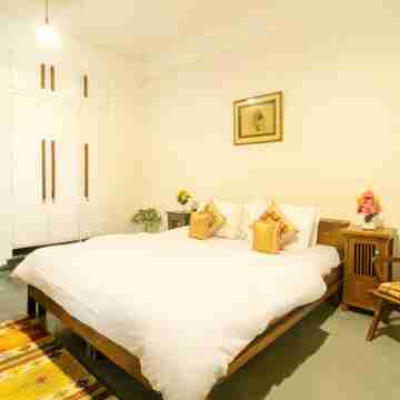 Opulent Antique 6Br Independent Villa in Gurugram Rooms