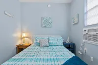 Sunset Cottage on Main Street Downtown Dunedin