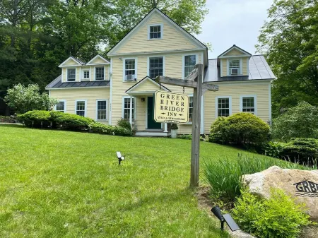 Green River Bridge Inn