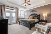 Large or Multi Family Alert- Lakeviews-Sleeps 9-Next to Pools- Sdc