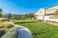 Luxury valley Getaway, Napa, wine country, pvt backyard, fire pit and more..