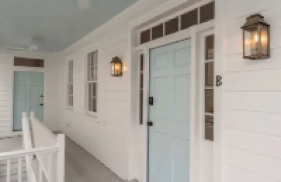 The Philip's Suite, newly renovated 3 Bed/3 EnSuite Bath, 1 Block to King