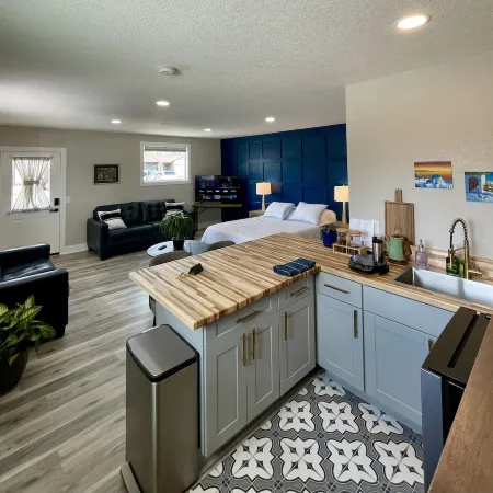 Lake Arbor Studio near Denver, Boulder + Golden