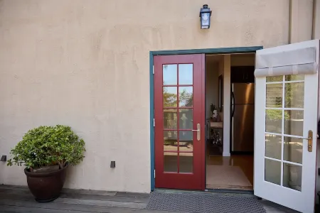 Peaceful Berkeley Hills Studio - Bay View + Private Deck + Prime Location