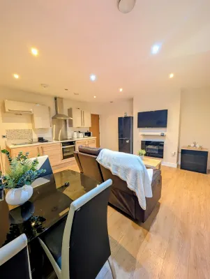 Upperhead Row Apartment - 4-Star