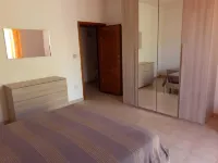 Grand Appartement Près de la Plage Hotels in Lu Bagnu