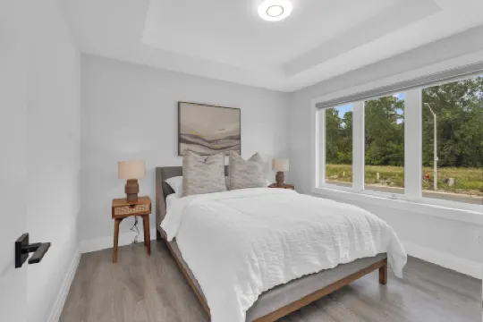 Luxury Unit Windsor (4-plex) 5 minutes to Ambassador Bridge