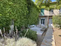 Les Glycines Hotel a Trausse