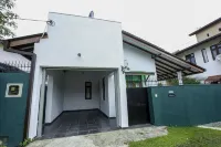 Charming 2-Bedroom villa in Colombo Hotels near Aalindaya Furniture & Lifestyle Store