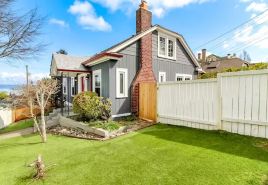 Old Town Tacoma Hot Tub and Fireplace