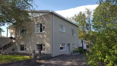 Apartment close to center of town in a quiet area Hotels in 