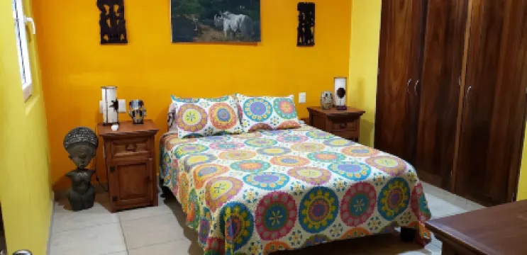 Beachfront Condominium-Great Prices Great View/No children under 13 allowed