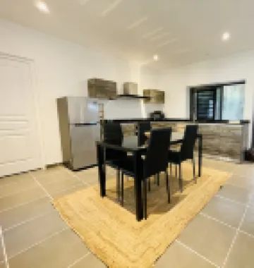 House with private pool Hotels in Punaauia