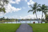 New Miami Townhouse On Lake SU For Families 3Bd, 1Bth, 5 Per