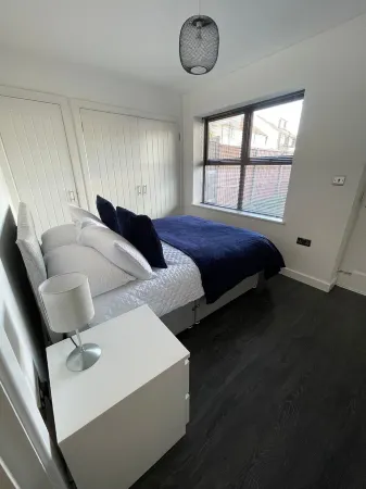 Cozy Ground Floor Flat in Sutton with Parking Space free and Pets Friendly