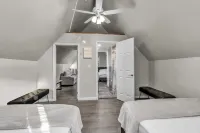 The Davey Retreat Hotels near Buffalo Central Terminal