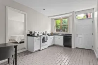 Sweeping Views in Bright and Spacious Loft in OTR