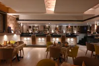 호텔 스테이터스 클럽