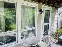 Maison Roseaux - walk to beaches! Come relax, unwind, and rejuvenate.