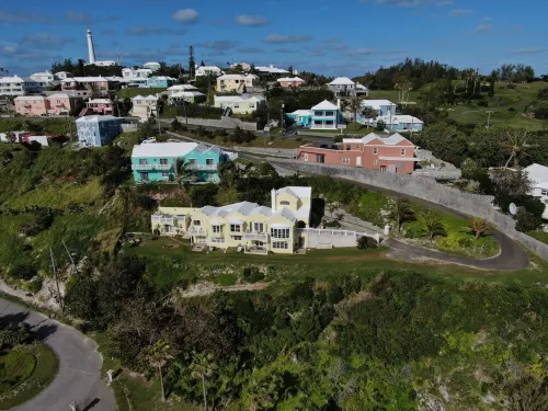 Spacious Beachfront and Private Resort living
