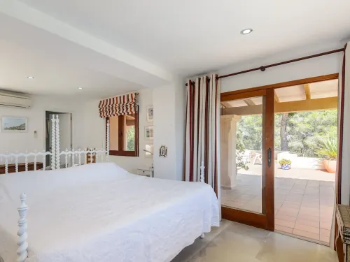 Vista Panorâmica e Única Para Esta Villa com 6 Quartos e 6 Banheiros Hotels in Sant Josep de Sa Talaia