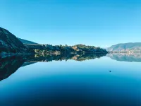 Private Lakefront Beach House off Naramata Bench