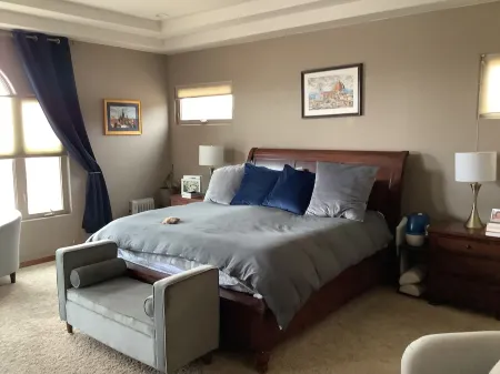 You are invited to enjoy the Land of Enchantment and a stay at Casa Sapien! Отели рядом с достопримечательностью «Альбукерке Ботаникал Гарден»