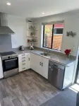 Family Home close to town. wifi-linen included Hotels in Alexandra