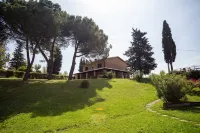 Villa Santo Pietro with Panoramic Private Pool Close to San Gimignano and Golf