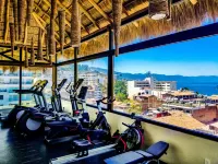 Nayri 501 - Ocean View - Wrap-around Balcony in Zona Romantica