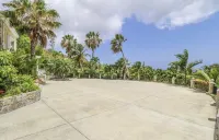 Executive 1 Br. Poolside Apt: "Kilele suite"