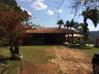 Heated Pool, Waterfall, 4 Bedrooms, 120km from SP, near Monte Verde