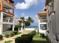 121 FIVE STAR REVIEWS!  On the beach! Daily cleaning!