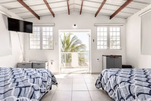 Beachfront Full House