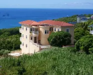 Two Bedroom Apartment with a Sea View close to the city center  호텔