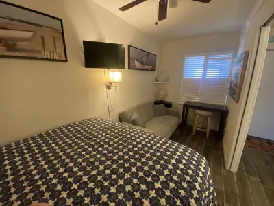 A pristine condo on the bay that comes with beautiful sunsets. Hotels near Small Crafts Advisory