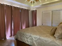 Villa Bonita 3 x 3.5 pool villa all on one level accessability with no stairs のホテル