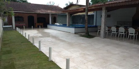 House Spacious Airy 150m beach Indaiá Bertioga DESC. 10% VISA PAYMENT Отели рядом с достопримечательностью «Praia Bertioga»