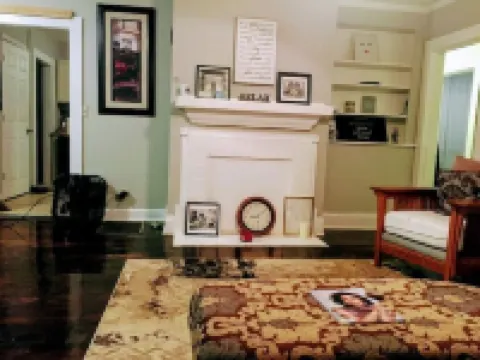 Urban Respite minutes from downtown Greenville, SC 帕克酒店