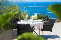 Casa Oliva-Vista Mar2: Designer apartment garden level, top location, heated pool