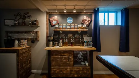 Charming Beachfront Apt w/Home Cinema & Coffee Bar