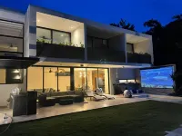YaaX Villa 4 BEDR with beach club included. 3/4 mile from beach.