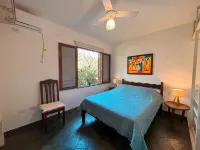 House with pool and sea view in upmarket neighborhood for up to 10 people with WIFI.