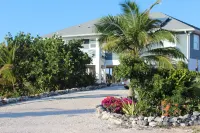 Stunning waterfront home in Exuma with an outdoor pool!