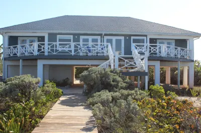 Stunning waterfront home in Exuma with an outdoor pool! Hoteles en 