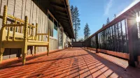 Yosemite Gateway Retreat: Your Ideal Vacation Haven Awaits!