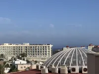 3 bedroom penthouse with 30 meter terrace, pool and garage in Roquetas de Mar