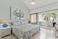 Perfect Beach Front Condo with Pool