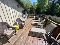 Close to Town, Hot Tub, 2 Kings, 4 Full Beds 韋布酒店