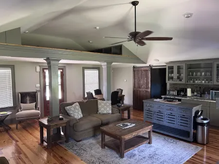 Brand new upscale home conveniently located off 1-20 and 520